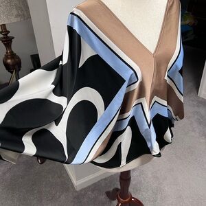 Nine West V-Neck Geometric Blouse in Black, White, Blue, and Brown xl